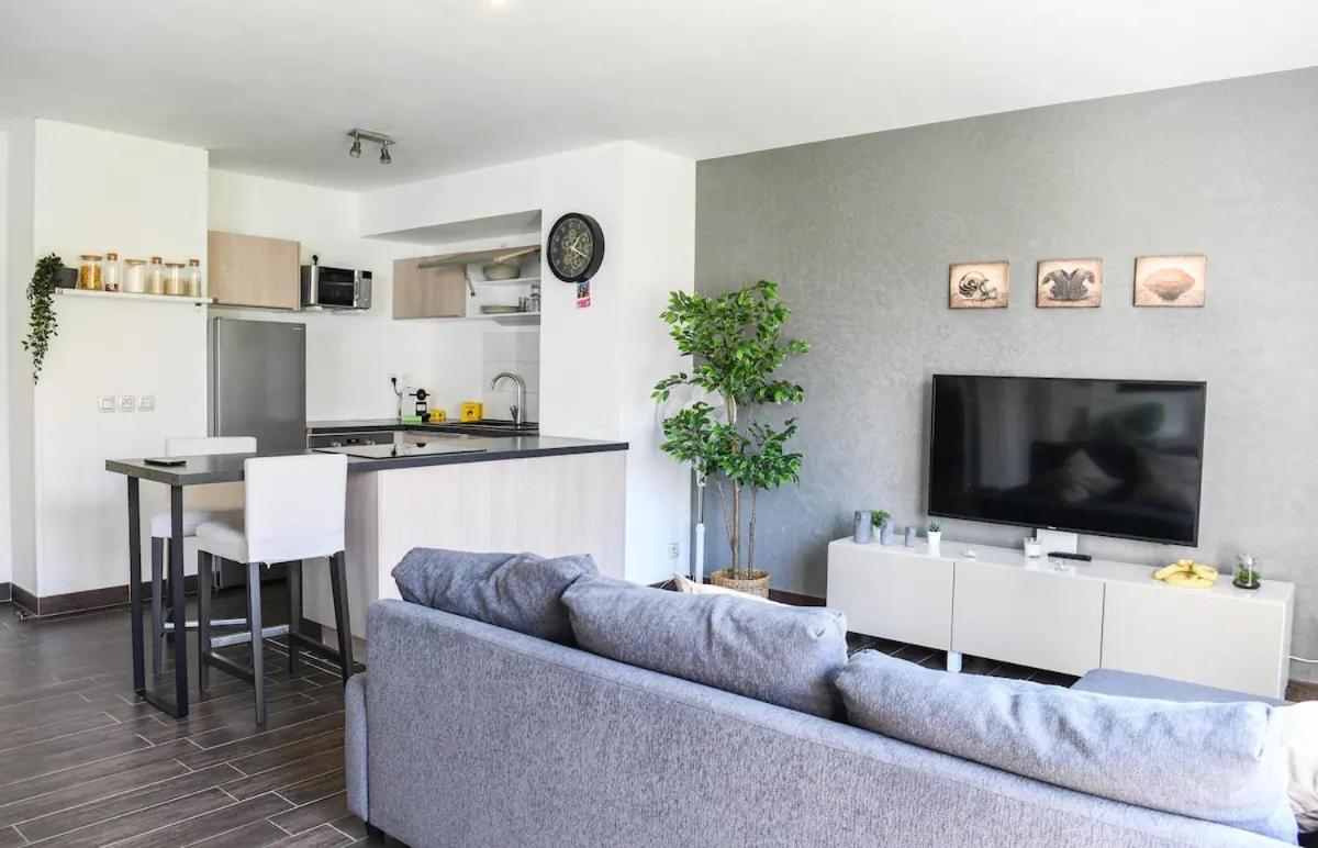 Superbe Appartement Avec Terrasse, Piscine & Parking Prive A Marseille Eksteriør billede